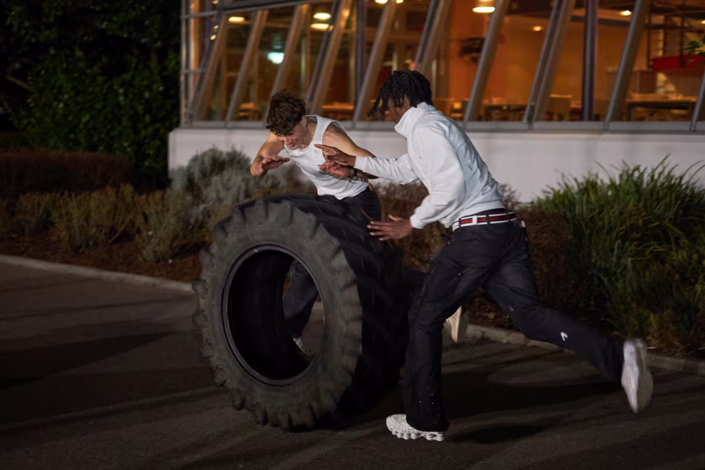 Erfolgreiche 8. Runde der Teamspiele – Die Sharks triumphieren!