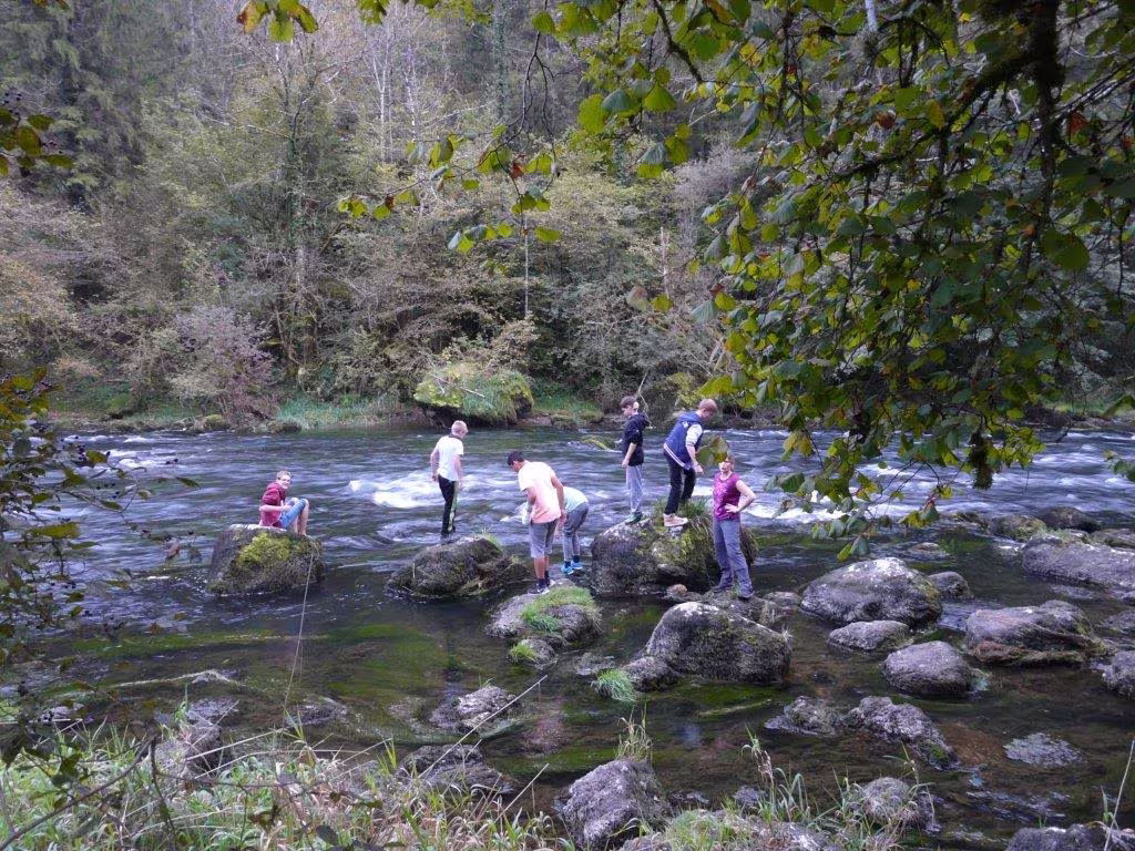 Fahrt der 7. und 8. Klasse an den Doubs