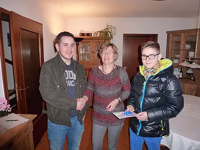 Gewinnerin im Gewinnspiel des Weihnachtsmarkts