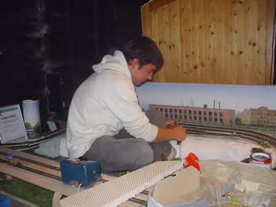 Modellbahn AG lässt Landschaft entstehen