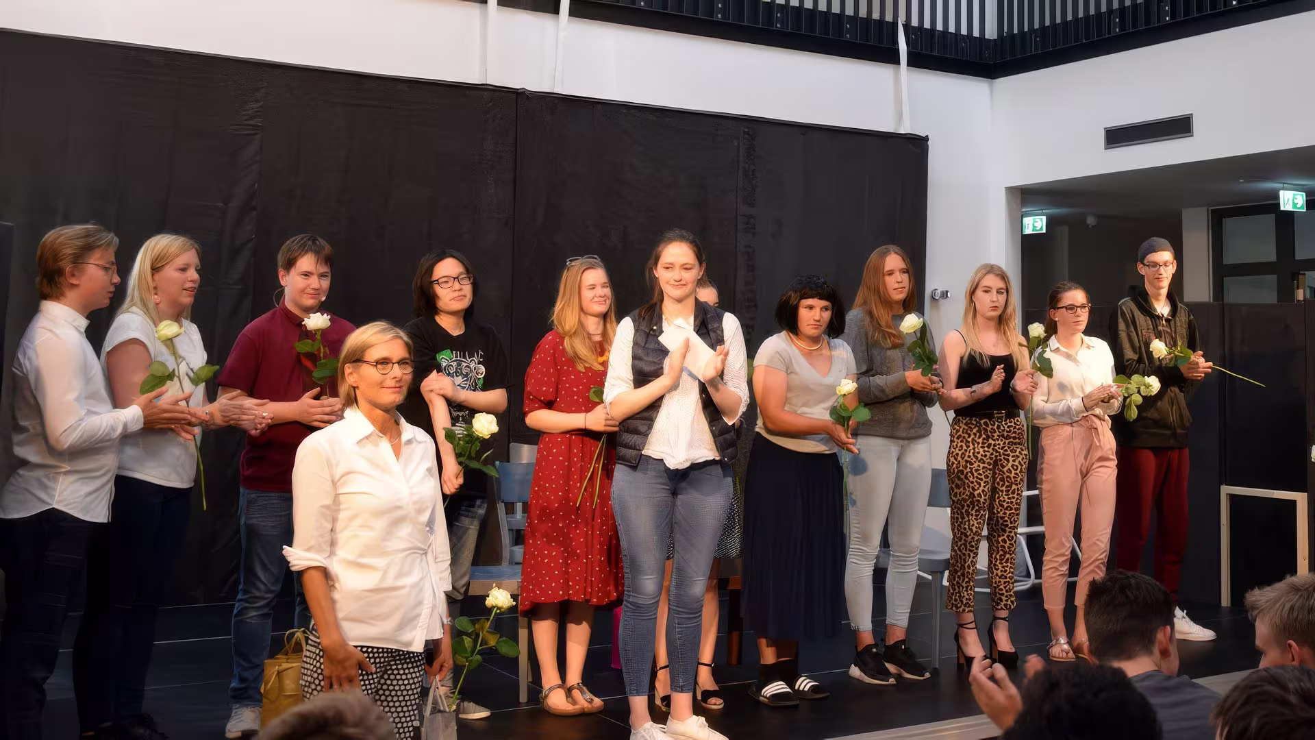 Theaterprojekt des Kurpfalz Internats inszeniert das Stück „Ich bin ja so tot“